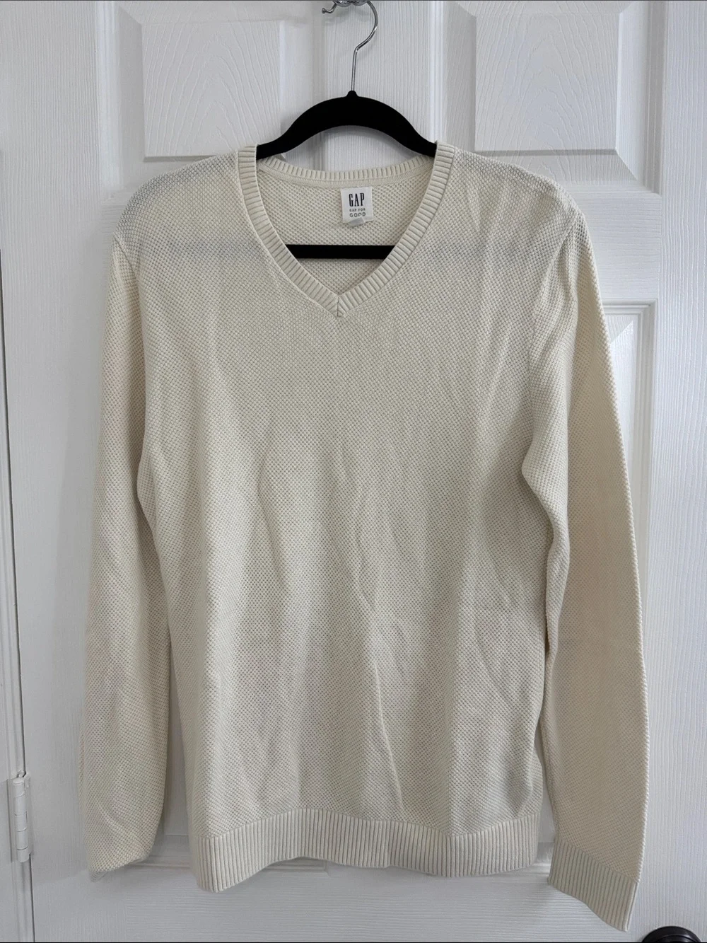 GAP for Good Men's Cream V-Neck Sweater - Size M